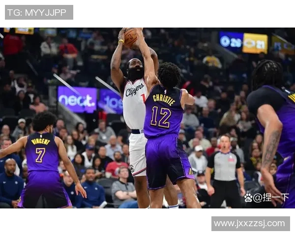 2020年灰熊与马刺激战回顾：一场篮球对决的精彩瞬间与战术分析